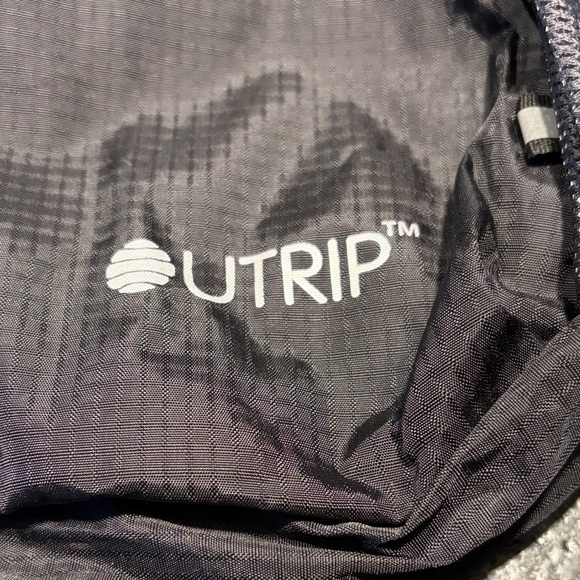 Utrip Sling Backpack - Picture 2 of 8
